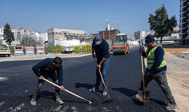 Bornova&rsquo;da yol &ccedil;alışmaları hız kesmiyor