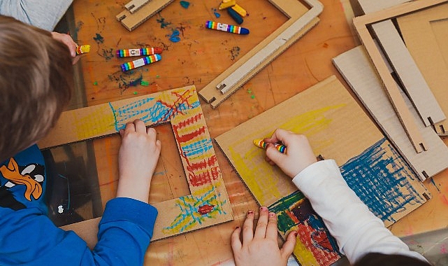 Borusan Contemporary &ccedil;ocuk at&ouml;lyelerinde 26 Ekim programı
