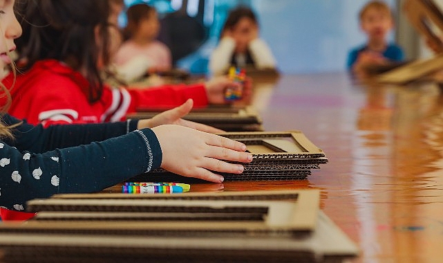 Borusan Contemporary &ccedil;ocuk at&ouml;lyelerinde bu hafta programı