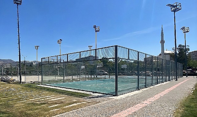 Bostanlı Sahili&rsquo;ne yeni padel kortları geliyor