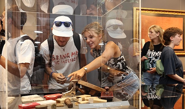 Bu yıl Erasmus+ programı kapsamında 13 &uuml;lkeden 51 &ouml;ğrenci DE&Uuml;'ye katıldı.
