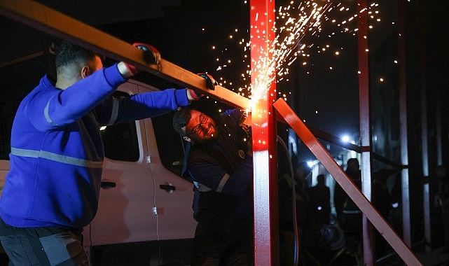 Buca Belediyesi'nden Hazine Arazisinde Ka&ccedil;ak Yapıya Gece Operasyonu