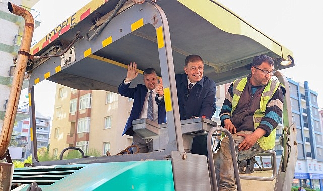 Buca&rsquo;da asfalt seferberliği: Başkan Tugay ve Başkan Duman sahada!