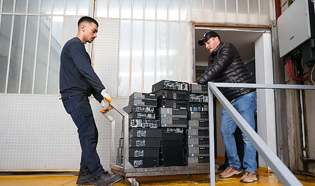 Buca&rsquo;da atık elektrikli ve elektronik eşyalar geri d&ouml;n&uuml;ş&uuml;me kazandırılıyor