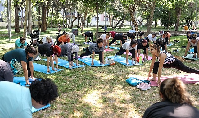 Buca&rsquo;da yoga, pilates ve zumba dersleri a&ccedil;ık havaya taşındı