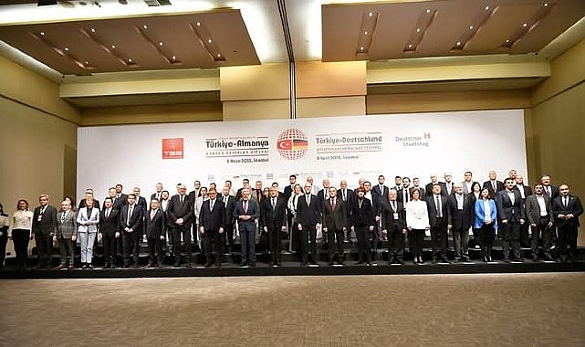 Burhaniye Belediyesi T&uuml;rkiye-Almanya Kardeş Şehirler Zirvesi&rsquo;ne Katıldı