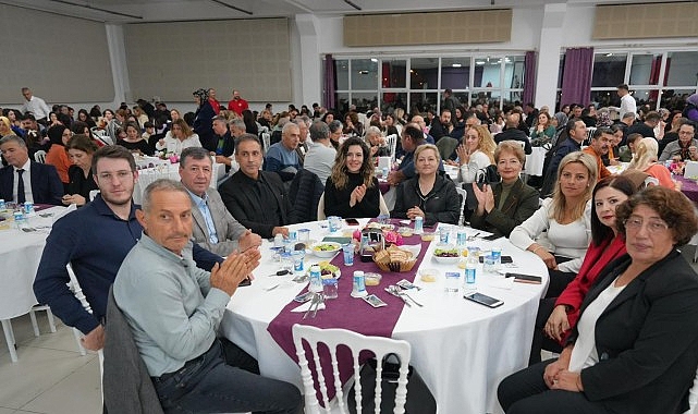 Burhaniye Belediyesi'nden &Ouml;ğretmenler G&uuml;n&uuml; Yemeği