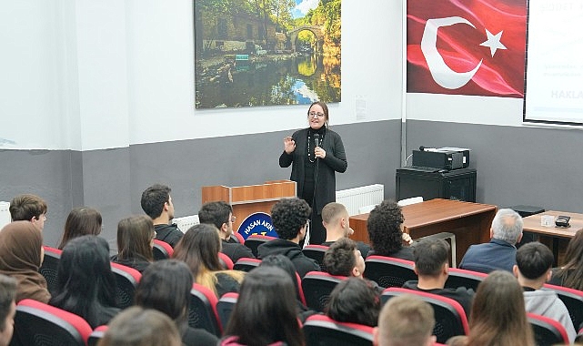 Burhaniye Belediyesi&rsquo;nden şiddete karşı farkındalık