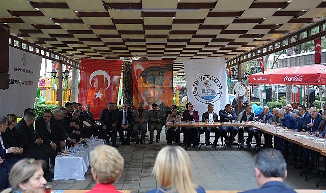 Burhaniye'de bayramlaşma t&ouml;reni yapıldı