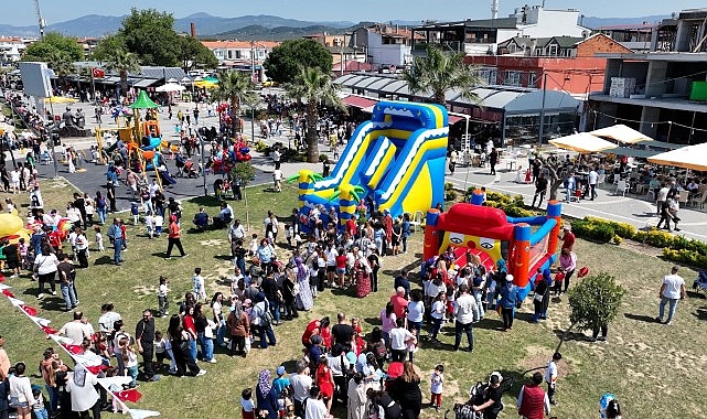 Burhaniye&rsquo;de &ccedil;ocuklar bayramlarını g&ouml;n&uuml;llerince yaşadı