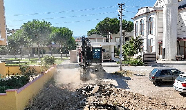 Burhaniye'de Kapsamlı Yol Yenileme &Ccedil;alışmaları Aralıksız S&uuml;rd&uuml;r&uuml;l&uuml;yor