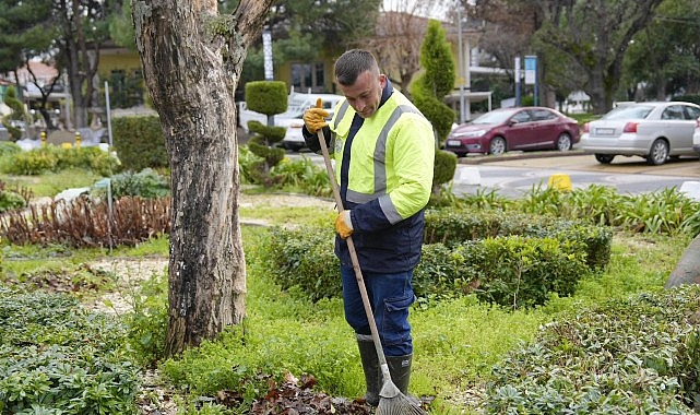 Burhaniye&rsquo;de Park ve Yeşil Alanlar Yenileniyor