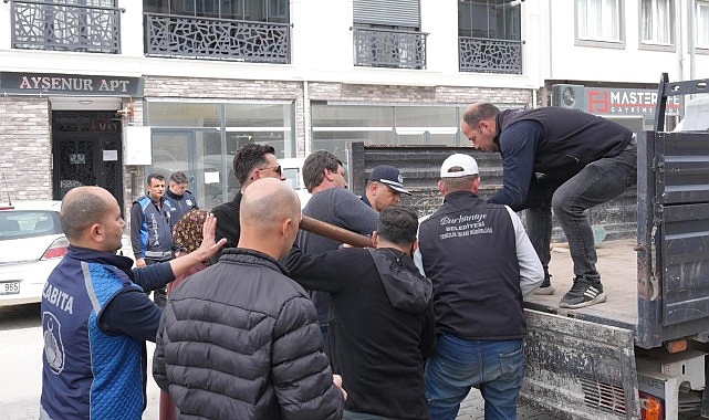 Burhaniye&rsquo;de Yol ve Kaldırım İşgaline M&uuml;dahale