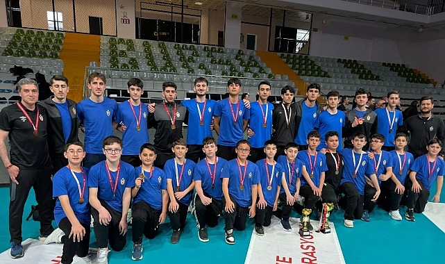 Bursa Voleyboluna İneg&ouml;l Belediyespor İmzası