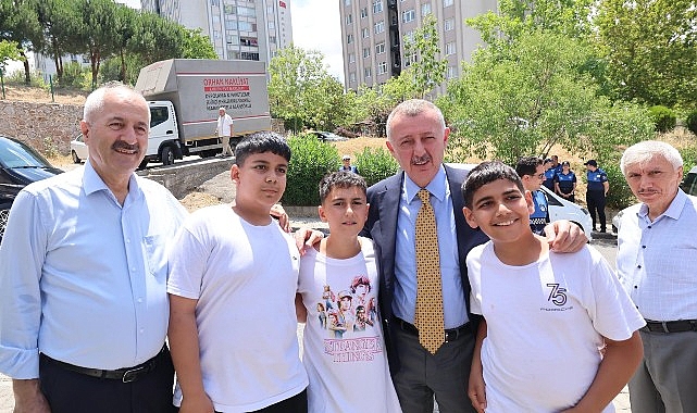 B&uuml;y&uuml;kakın, Gebze'de aşure dağıttı
