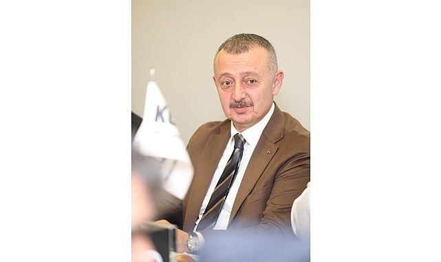 B&uuml;y&uuml;kakın, iş insanları ile buluştu
