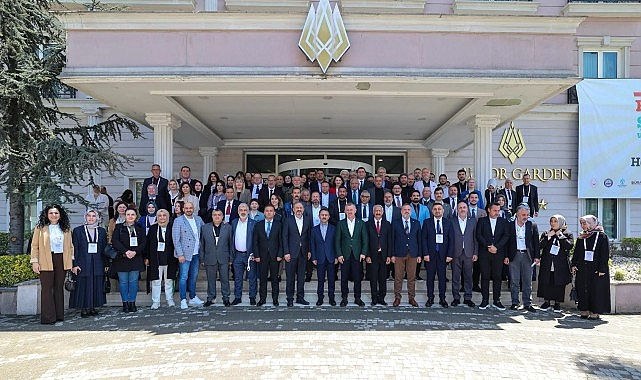 B&uuml;y&uuml;kakın: Romanlar azınlık değil  bu memleketin asli unsurudur