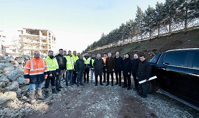 B&uuml;y&uuml;kakın 'Şehrin temposuna durmadan &ccedil;alışarak yetişiyoruz'