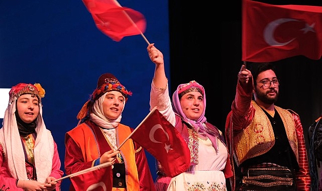 B&uuml;y&uuml;kakın: &ldquo;Sizler sadece &ouml;ğrenci değil, g&ouml;n&uuml;l el&ccedil;ilerimizsiniz&rdquo;