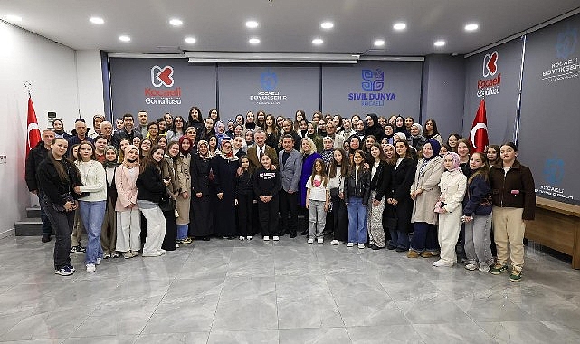 B&uuml;y&uuml;kakın, soydaşlarımızı yalnız bırakmıyor