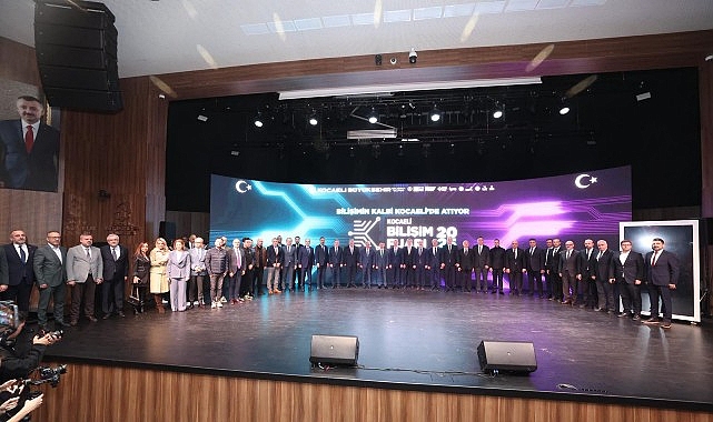 B&uuml;y&uuml;kakın: "Yapay zek&acirc; programlarını yazacak &ccedil;ocuk benim şehrimden &ccedil;ıkacak"