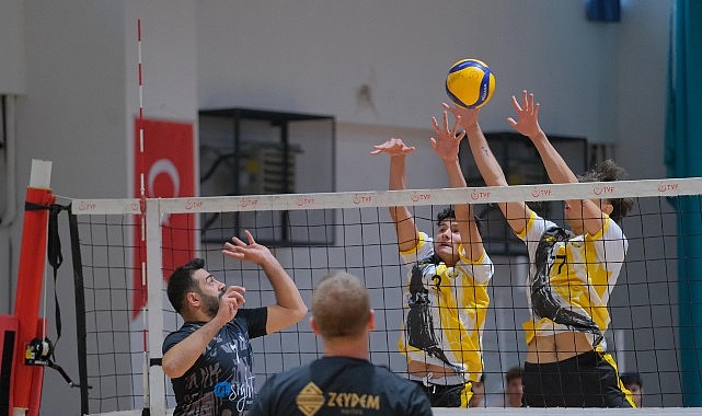B&uuml;y&uuml;kşehir Belediyespor Voleybol&rsquo;da Sezona Galibiyetle Başladı