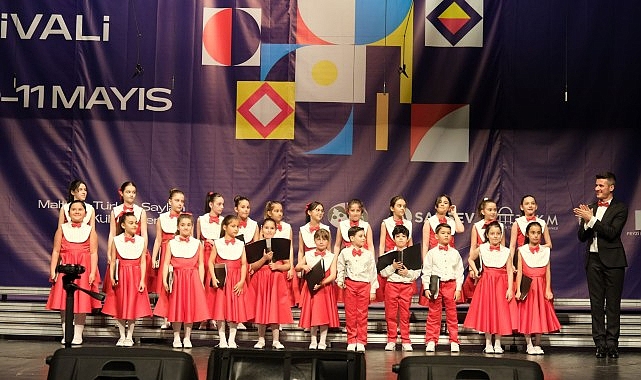 B&uuml;y&uuml;kşehir &Ccedil;ocuk Korosu gururlandırdı