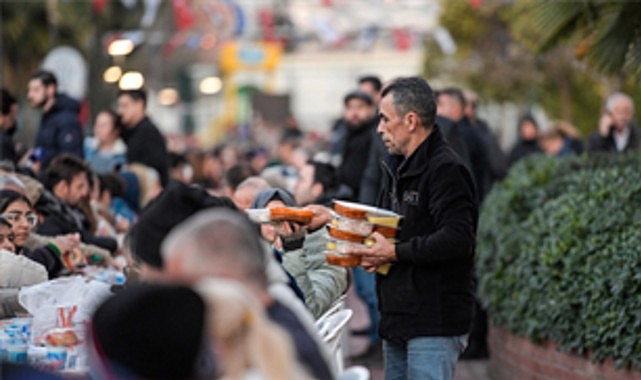 B&uuml;y&uuml;kşehir iftar sofrasını bu kez Karşıyaka&rsquo;da kurdu
