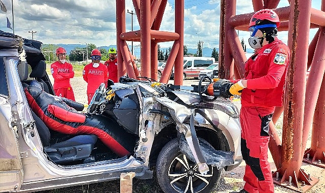 B&uuml;y&uuml;kşehir İtfaiyesi'nden AKUT'a eğitim desteği