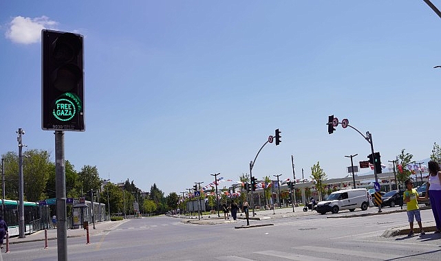 B&uuml;y&uuml;kşehir, kırmızı ışıkla "Stop İsrail" dedi