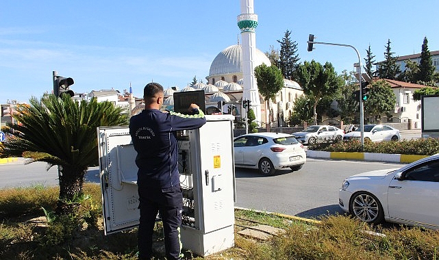 B&uuml;y&uuml;kşehir Manavgat&rsquo;ın sinyalizasyon altyapısını yeniliyor
