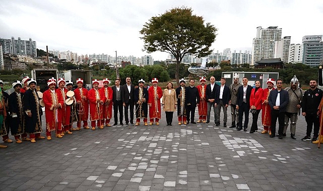 B&uuml;y&uuml;kşehir Mehteri, Ulsan'da yeri g&ouml;ğ&uuml; inletti