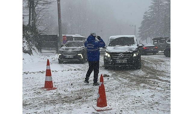 B&uuml;y&uuml;kşehir Zabıtası kar kış dinlemiyor