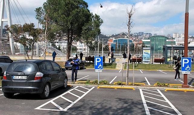 B&uuml;y&uuml;kşehir Zabıtası&rsquo;ndan &ccedil;ift taraflı parka m&uuml;dahale