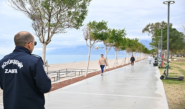 B&uuml;y&uuml;kşehir zabıtasından dronla denetim