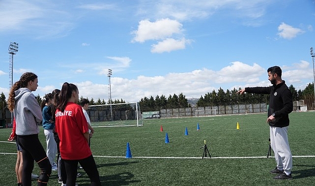 B&uuml;y&uuml;kşehir'den gen&ccedil;lere tam destek
