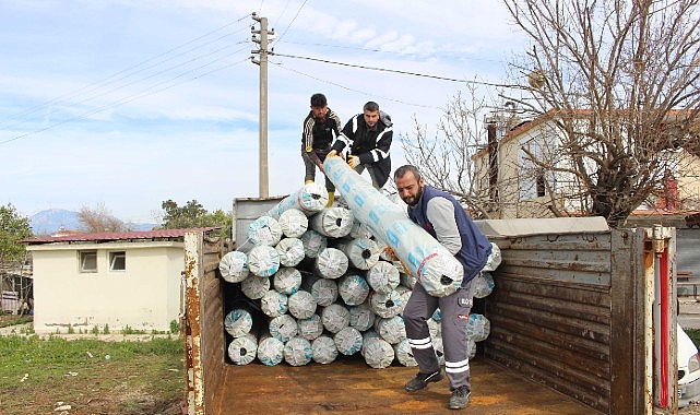 B&uuml;y&uuml;kşehir&rsquo;den hortum ve yağıştan zarar g&ouml;ren &ccedil;ift&ccedil;iye sera naylonu desteği