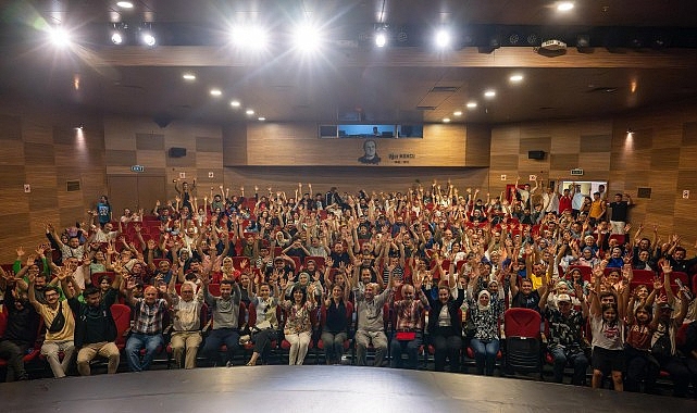 B&uuml;y&uuml;kşehir&rsquo;den işitme engellilere &ouml;zel film g&ouml;sterimi