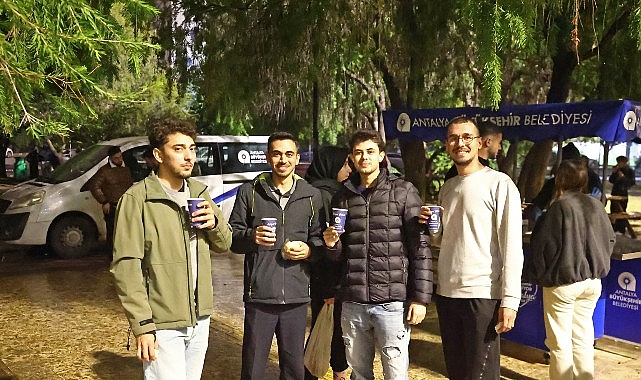 B&uuml;y&uuml;kşehir&rsquo;den &ouml;ğrencilere sıcak &ccedil;orba ikramı