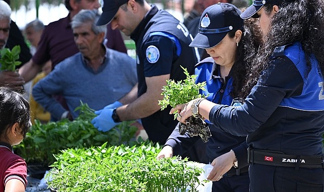 B&uuml;y&uuml;kşehir&rsquo;den Salihlili &Uuml;reticilere 34 Bin Sebze Fidesi