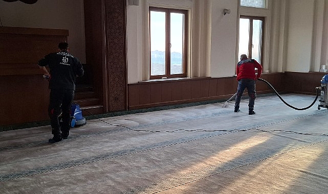 B&uuml;y&uuml;kşehir'den Şekerpınar'daki camiye detaylı temizlik