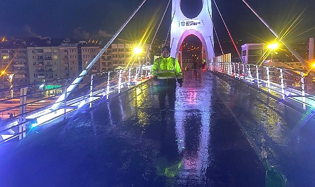 B&uuml;y&uuml;kşehir'den &uuml;st ge&ccedil;itlere buzlanma m&uuml;dahalesi