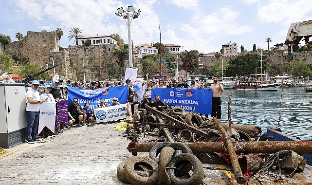 B&uuml;y&uuml;kşehir&rsquo;den Yat Limanı&rsquo;nda deniz dip temizliği
