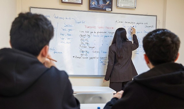 B&uuml;y&uuml;kşehir&rsquo;in gen&ccedil;lere eğitim desteği s&uuml;r&uuml;yor