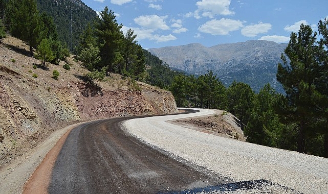 B&uuml;y&uuml;kşehir&rsquo;in kırsalda yol atağı s&uuml;r&uuml;yor