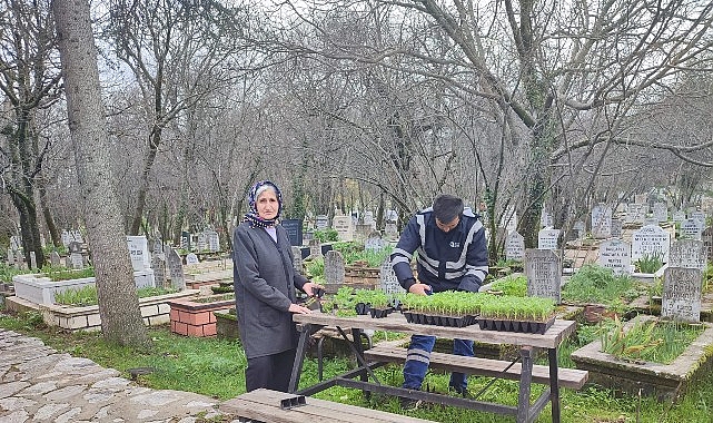 B&uuml;y&uuml;kşehir&rsquo;in mezarlıklarda bayram hazırlığı s&uuml;r&uuml;yor