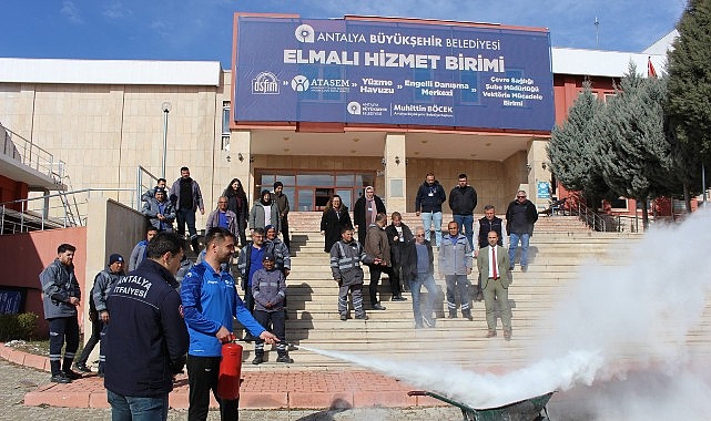B&uuml;y&uuml;kşehir&rsquo;in yangın eğitimleri s&uuml;r&uuml;yor
