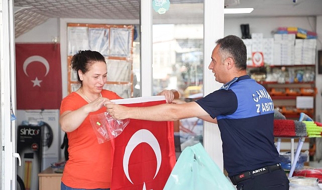 Canik Belediyesi Caddeleri Sokakları T&uuml;rk Bayrağıyla Donattı