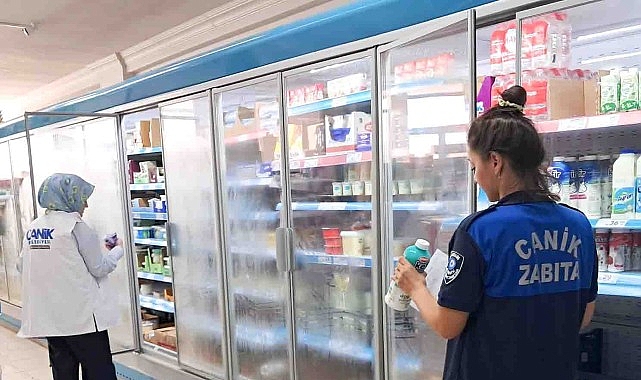 Canik Belediyesi Zabıta M&uuml;d&uuml;rl&uuml;ğ&uuml; ekipleri, il&ccedil;edeki marketlerde satışa sunulan soğuk gıda &uuml;r&uuml;nlerine y&ouml;nelik denetim ger&ccedil;ekleştirdi.