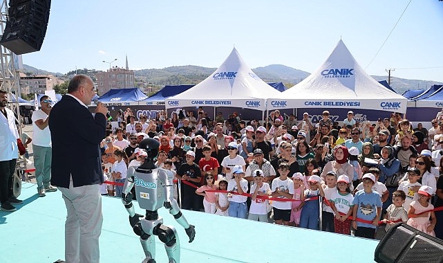 Canik Belediyesi'nden Samsun'un 17 İl&ccedil;esinde Yapay Zek&acirc; Eğitimi